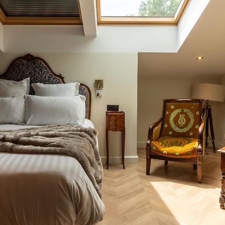 Castel Bois Marie, Maison D'Hotes Montauban Luaran gambar A bedroom at The Old Bank Hotel