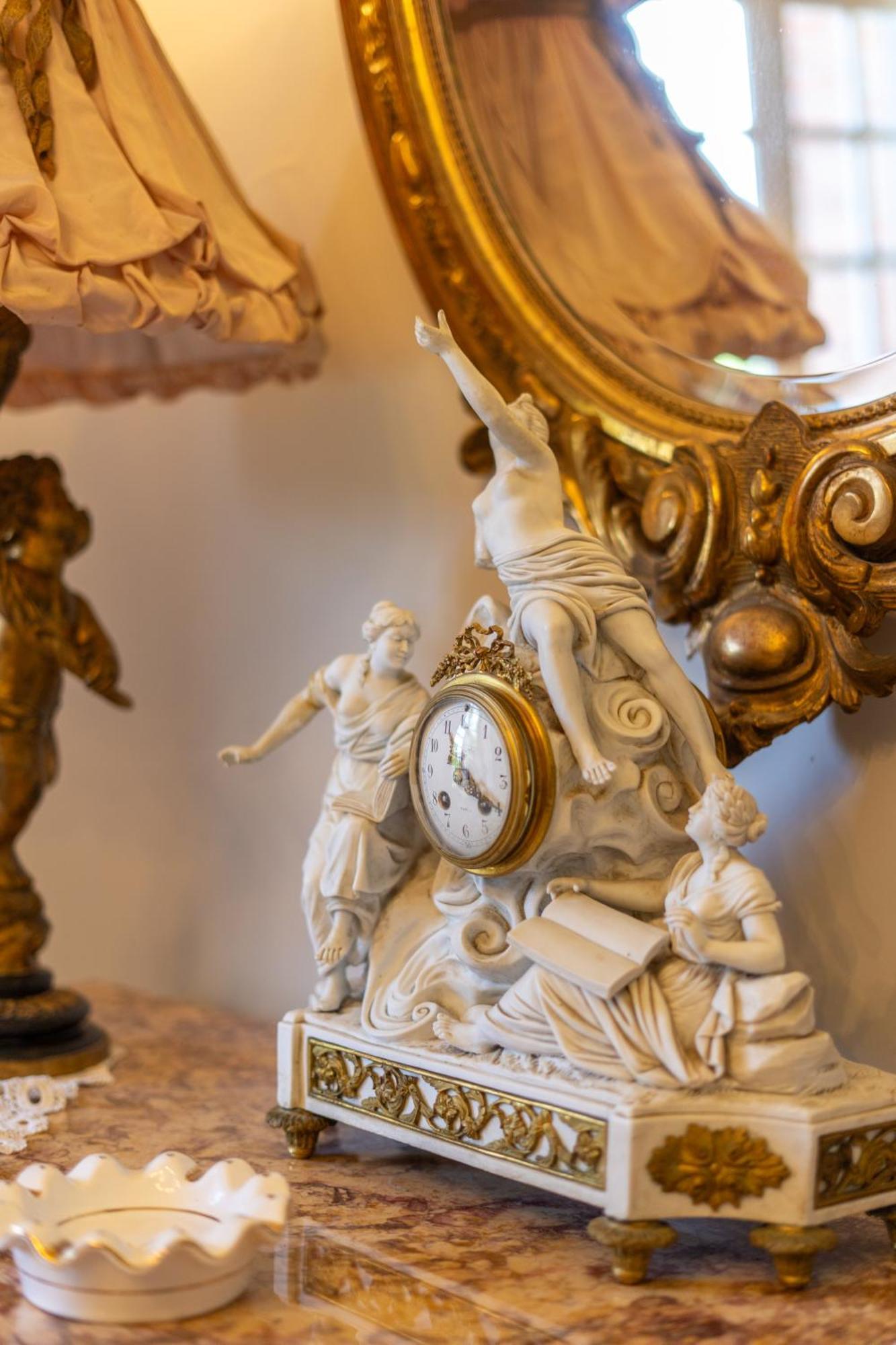 Castel Bois Marie, Maison D'Hotes Montauban Luaran gambar Detail of the clock