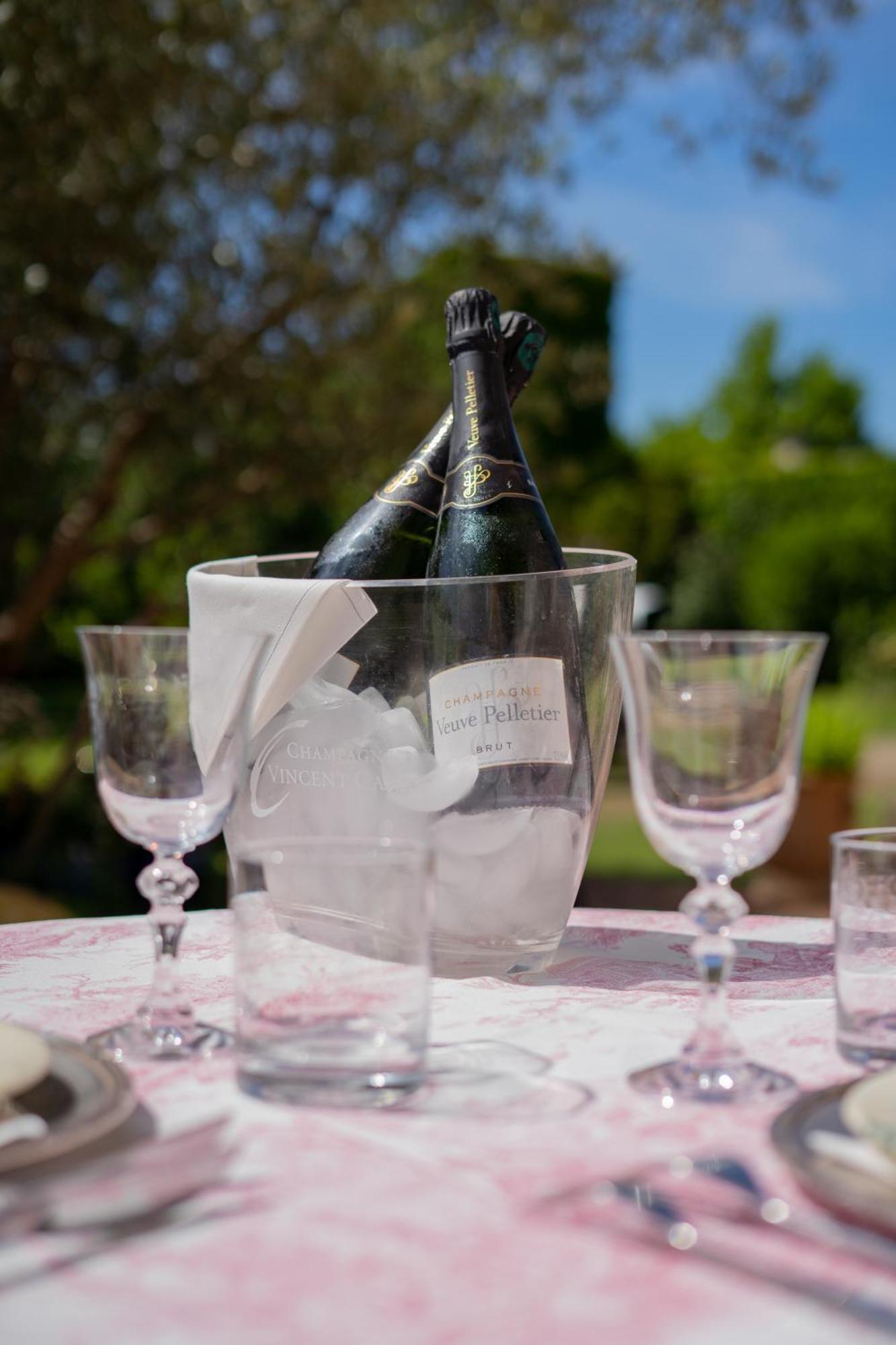 Castel Bois Marie, Maison D'Hotes Montauban Luaran gambar Champagne in a champagne bucket