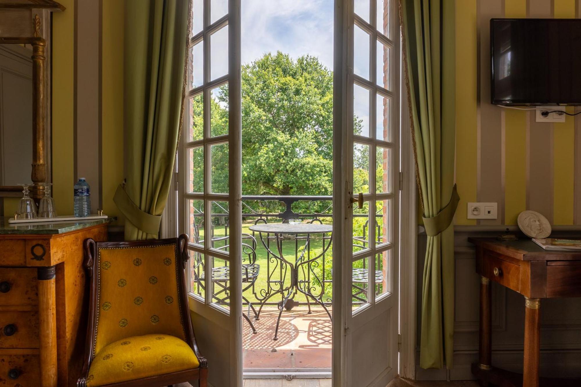 Castel Bois Marie, Maison D'Hotes Montauban Luaran gambar A room at the hotel
