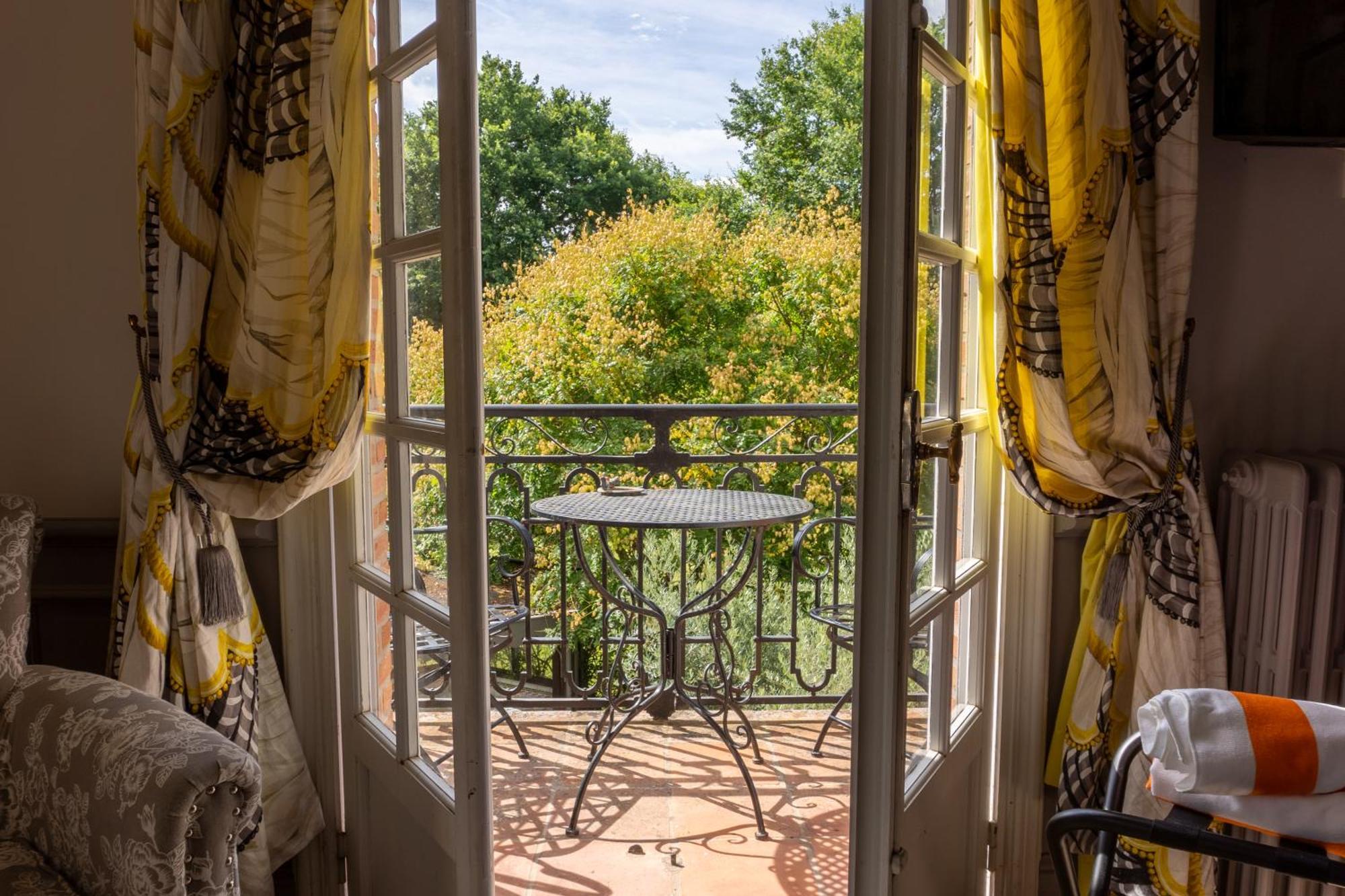 Castel Bois Marie, Maison D'Hotes Montauban Luaran gambar A view of the garden from the hotel