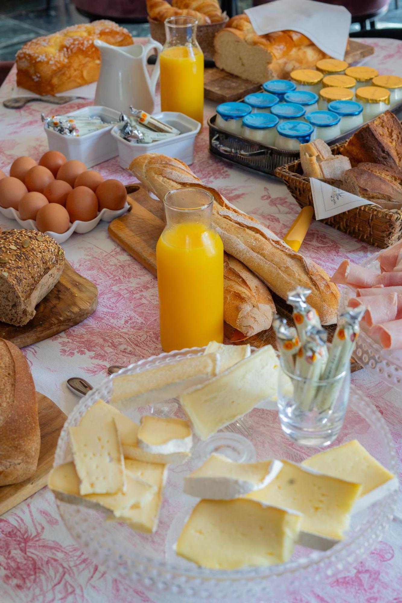 Castel Bois Marie, Maison D'Hotes Montauban Luaran gambar A bottle of orange juice