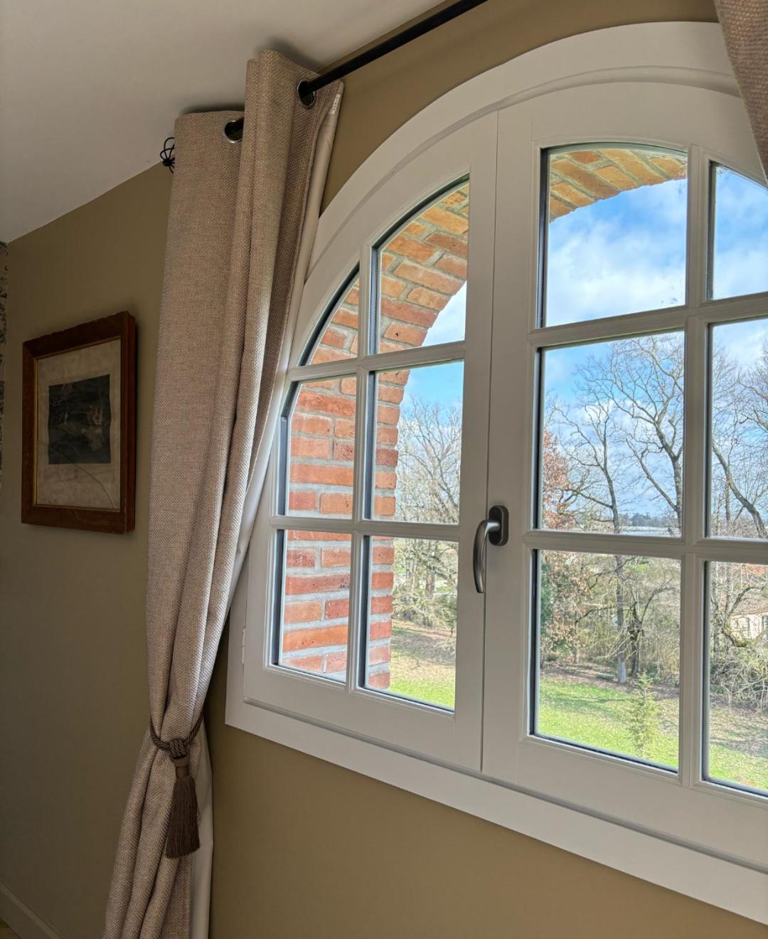 Castel Bois Marie, Maison D'Hotes Montauban Luaran gambar A window with a curtain