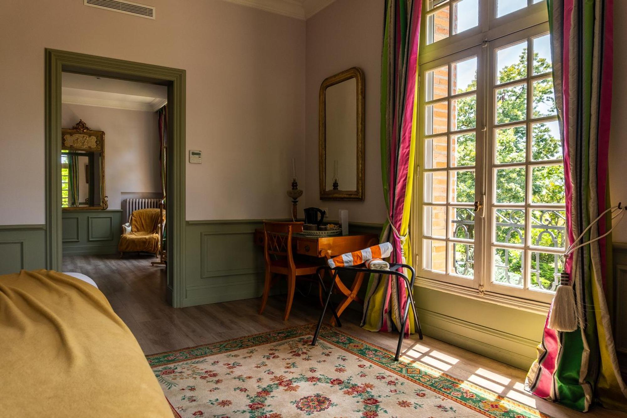 Castel Bois Marie, Maison D'Hotes Montauban Luaran gambar A room at the hotel