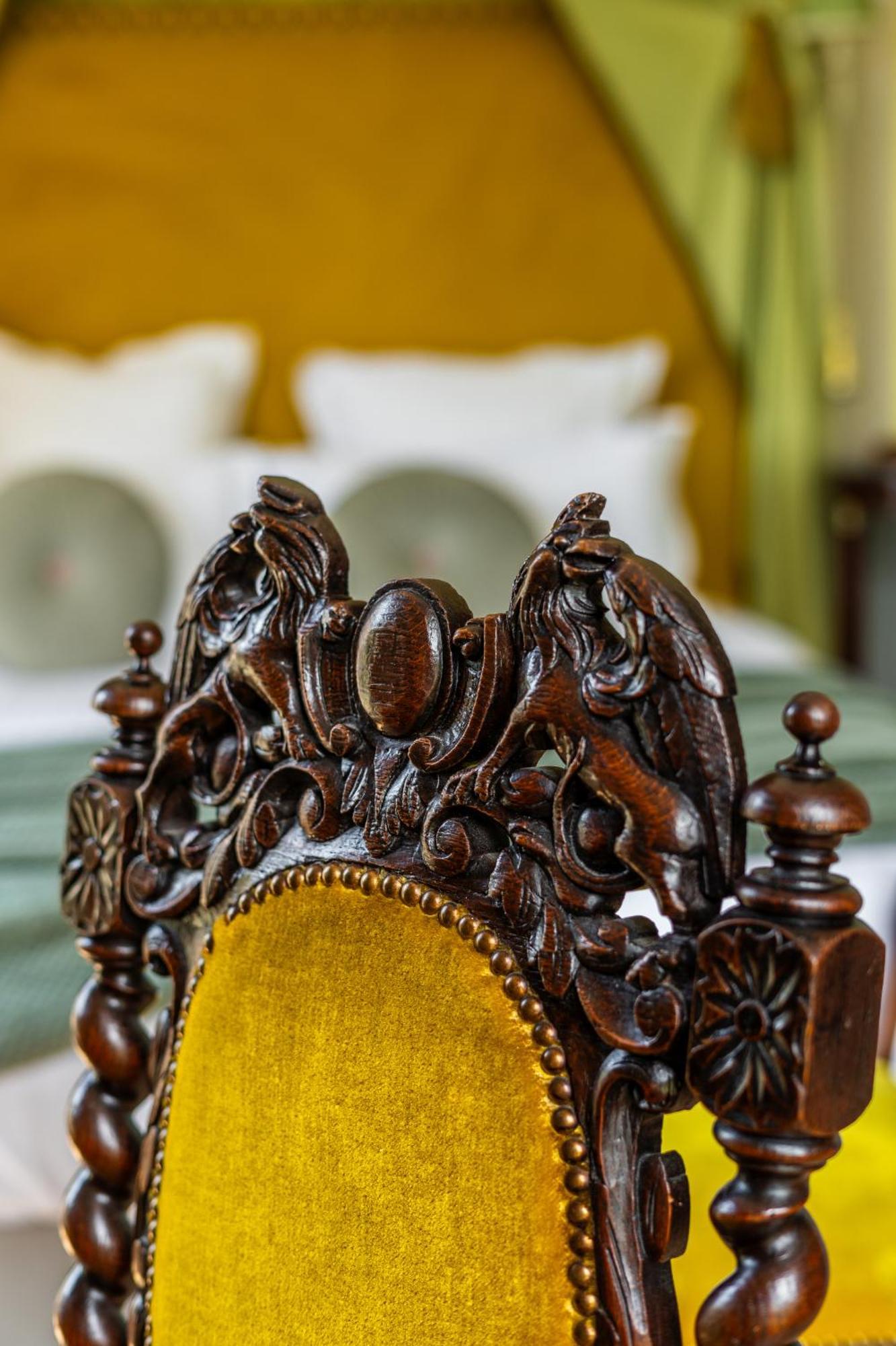 Castel Bois Marie, Maison D'Hotes Montauban Luaran gambar Detail of the throne of the Prince of Orange