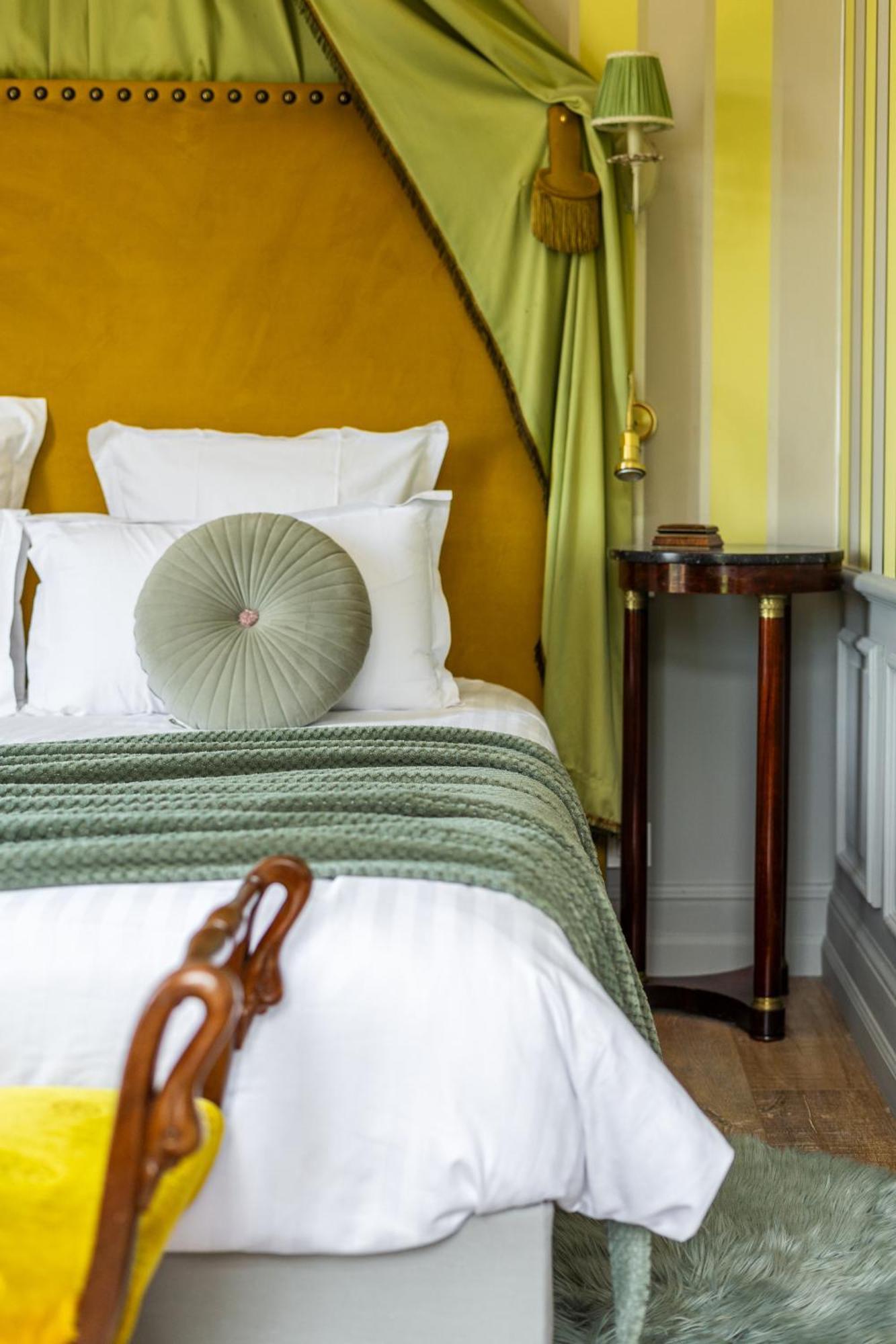 Castel Bois Marie, Maison D'Hotes Montauban Luaran gambar A round cushion