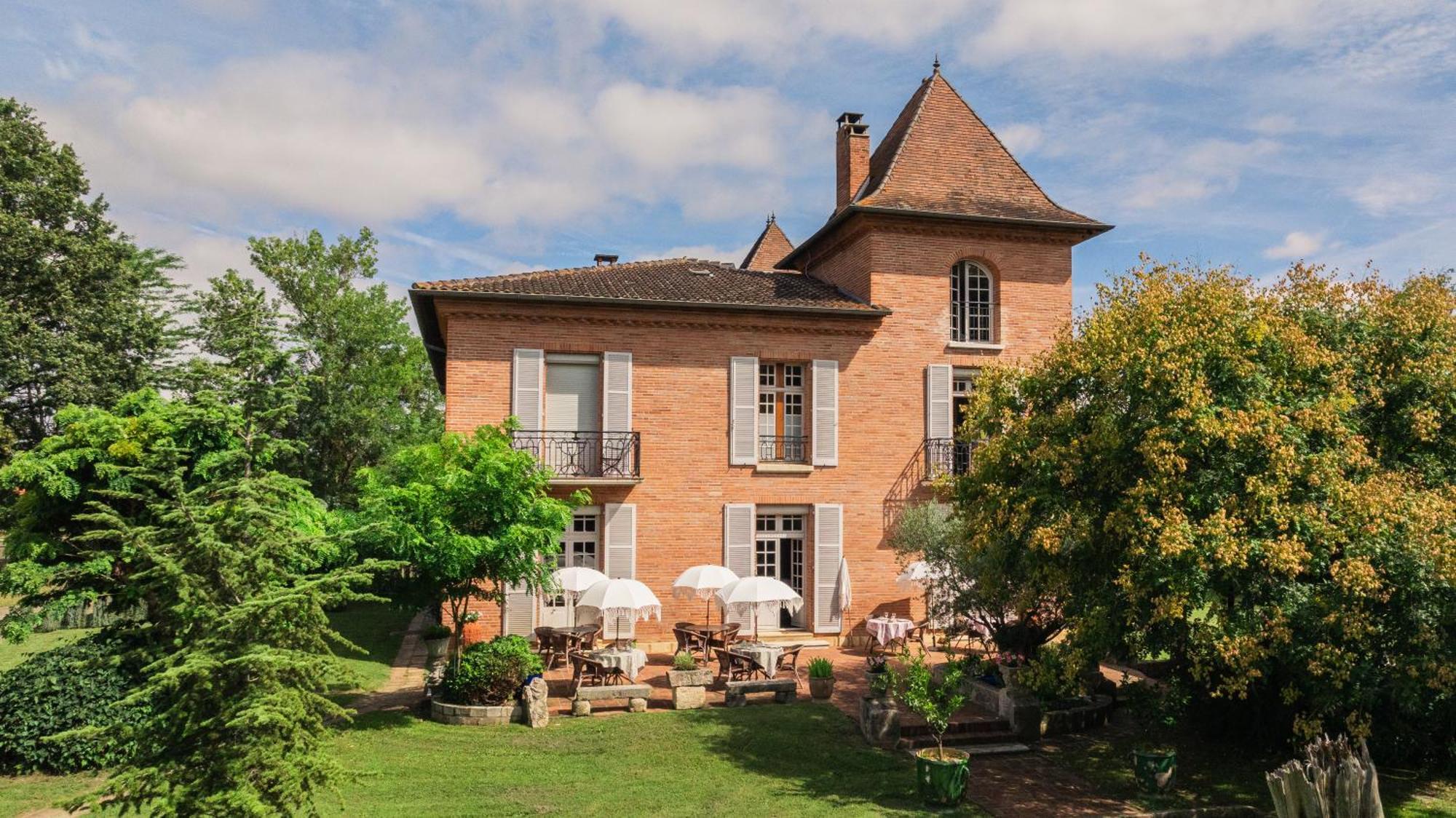 Castel Bois Marie, Maison D'Hotes Montauban Luaran gambar The town hall in Saint-André-de-Pierre-Colamine