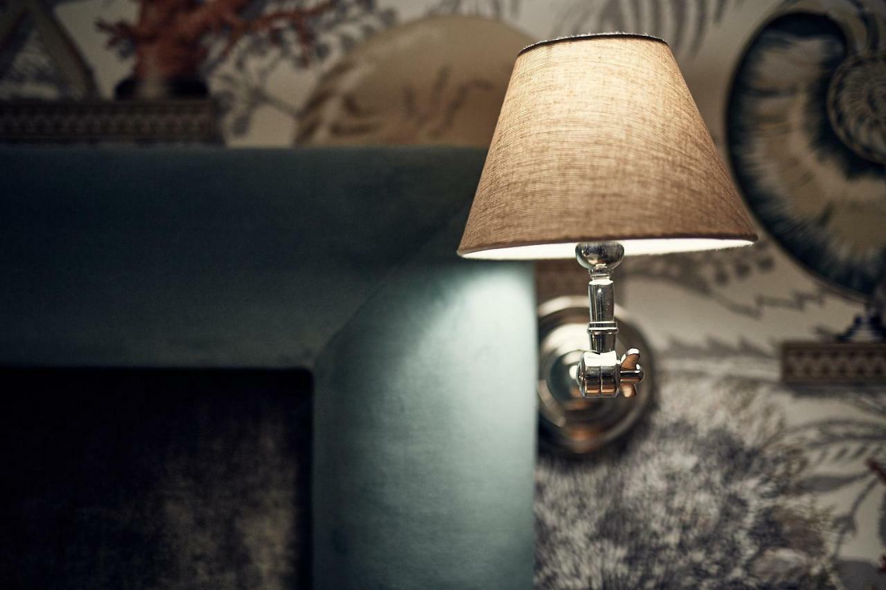Castel Bois Marie, Maison D'Hotes Montauban Luaran gambar A wall light